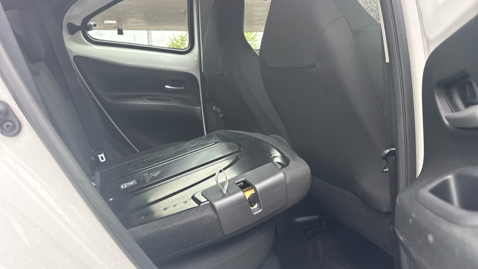 Toyota Aygo X 1.0 VVT-i Pure 5dr Petrol Hatchback - Image 18