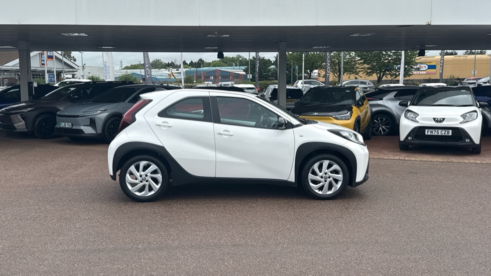 Toyota Aygo X 1.0 VVT-i Pure 5dr Petrol Hatchback - Image 23