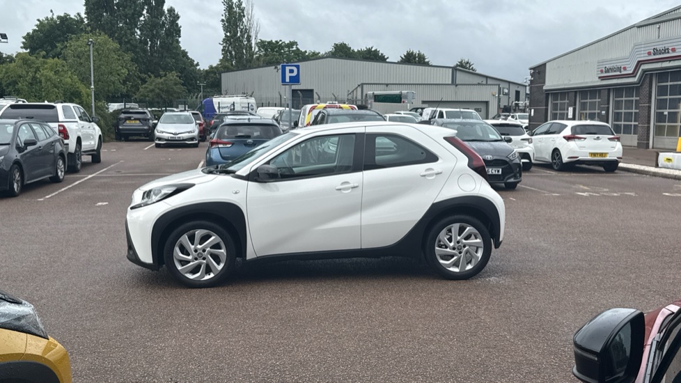 Toyota Aygo X 1.0 VVT-i Pure 5dr Petrol Hatchback - Image 24
