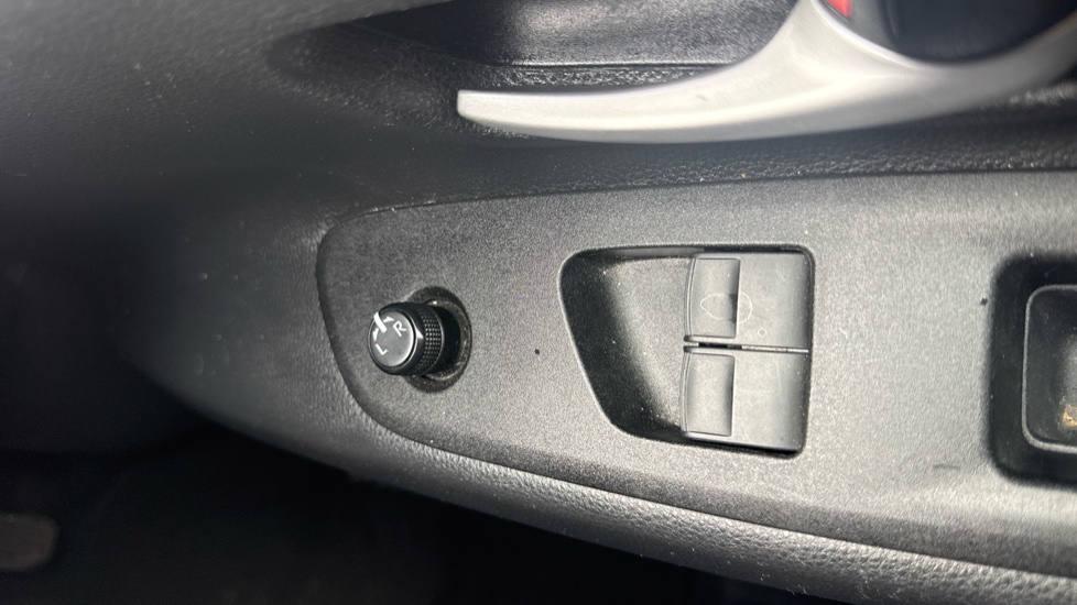 Toyota Aygo X 1.0 VVT-i Pure 5dr Petrol Hatchback - Image 32