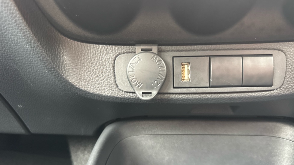 Toyota Aygo X 1.0 VVT-i Pure 5dr Petrol Hatchback - Image 39
