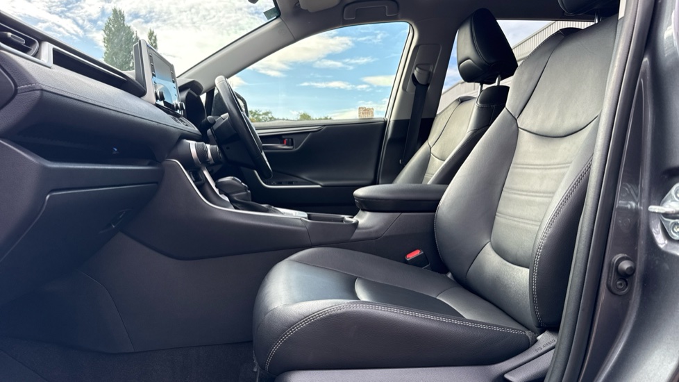 Toyota RAV4 2.5 VVT-i Hybrid Excel 5dr CVT Hybrid Estate - Image 5