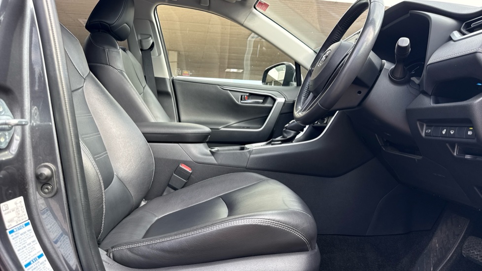 Toyota RAV4 2.5 VVT-i Hybrid Excel 5dr CVT Hybrid Estate - Image 12