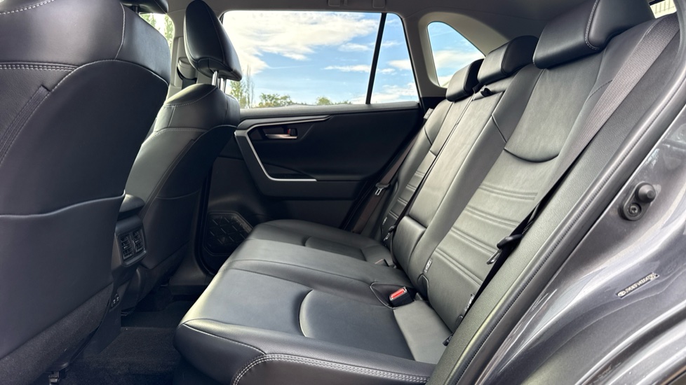 Toyota RAV4 2.5 VVT-i Hybrid Excel 5dr CVT Hybrid Estate - Image 15