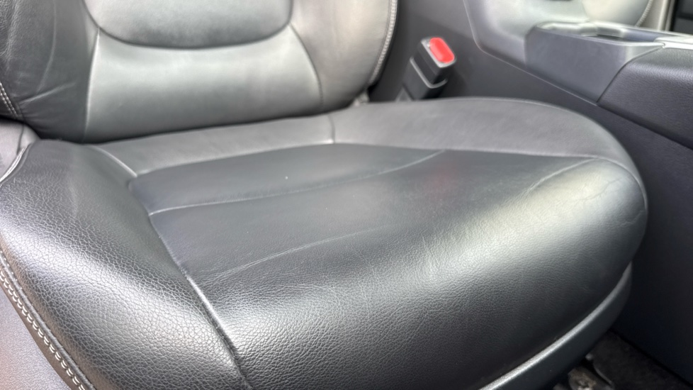 Toyota RAV4 2.5 VVT-i Hybrid Excel 5dr CVT Hybrid Estate - Image 17