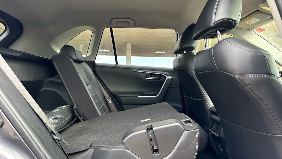 Toyota RAV4 2.5 VVT-i Hybrid Excel 5dr CVT Hybrid Estate - Image 18
