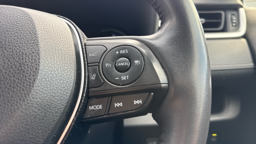 Toyota RAV4 2.5 VVT-i Hybrid Excel 5dr CVT Hybrid Estate - Image 31