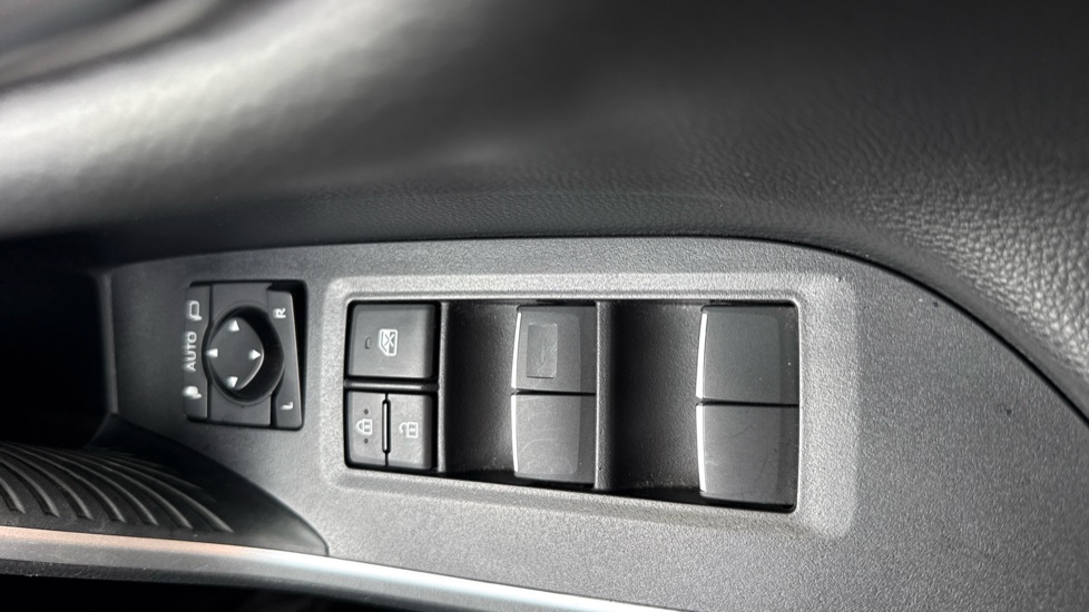Toyota RAV4 2.5 VVT-i Hybrid Excel 5dr CVT Hybrid Estate - Image 32