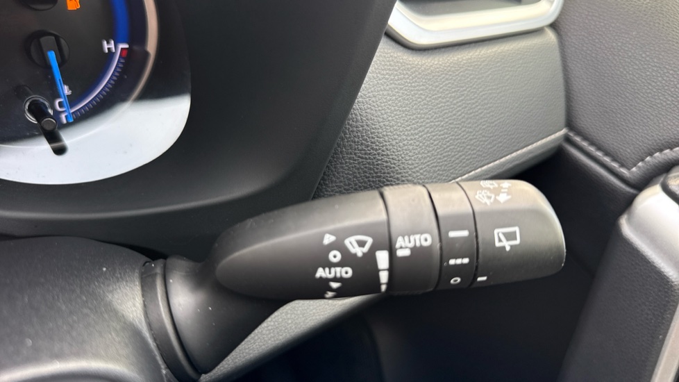 Toyota RAV4 2.5 VVT-i Hybrid Excel 5dr CVT Hybrid Estate - Image 34