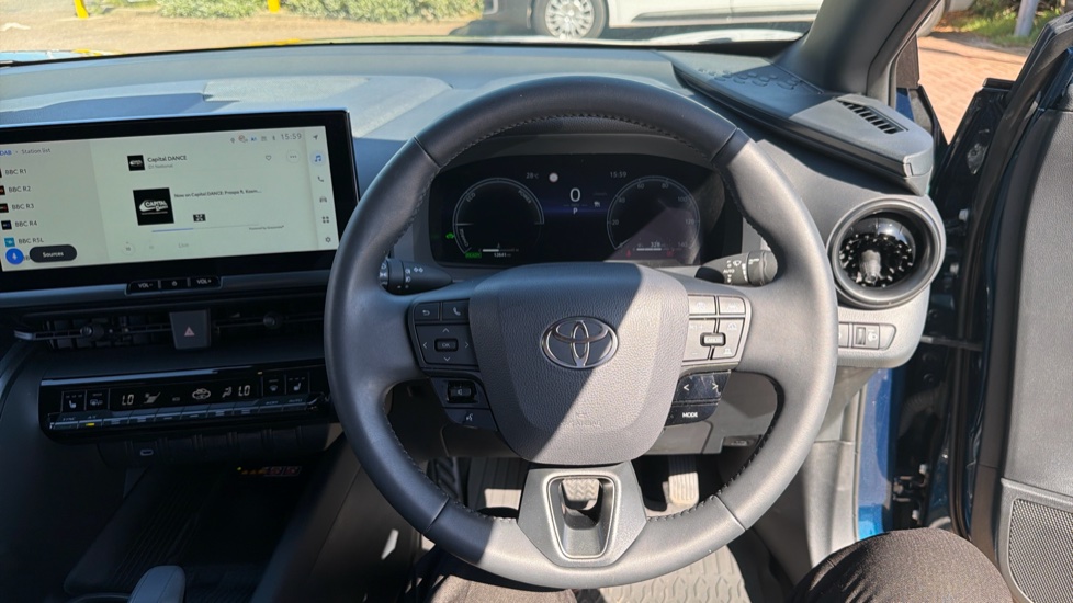 Toyota C-HR 1.8 Hybrid Design 5dr CVT Hybrid Hatchback - Image 7