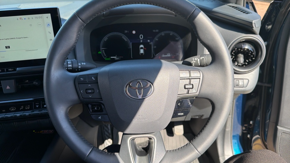 Toyota C-HR 1.8 Hybrid Design 5dr CVT Hybrid Hatchback - Image 10