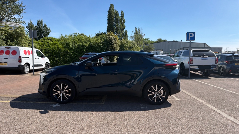 Toyota C-HR 1.8 Hybrid Design 5dr CVT Hybrid Hatchback - Image 24