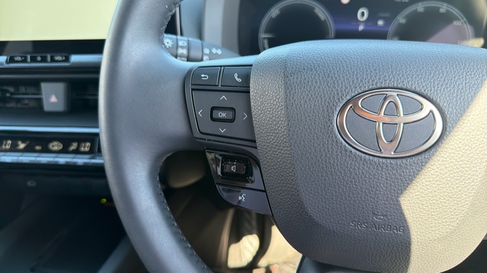 Toyota C-HR 1.8 Hybrid Design 5dr CVT Hybrid Hatchback - Image 33