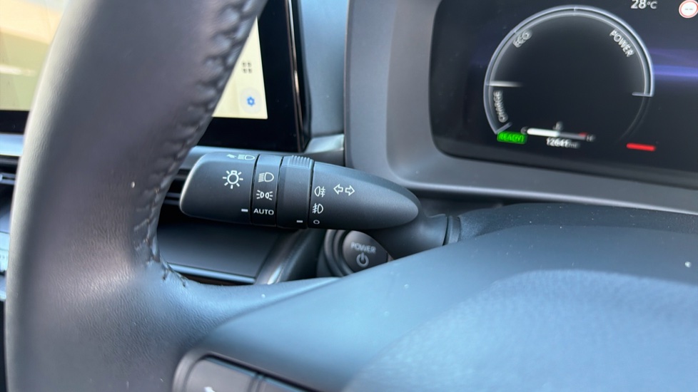 Toyota C-HR 1.8 Hybrid Design 5dr CVT Hybrid Hatchback - Image 34