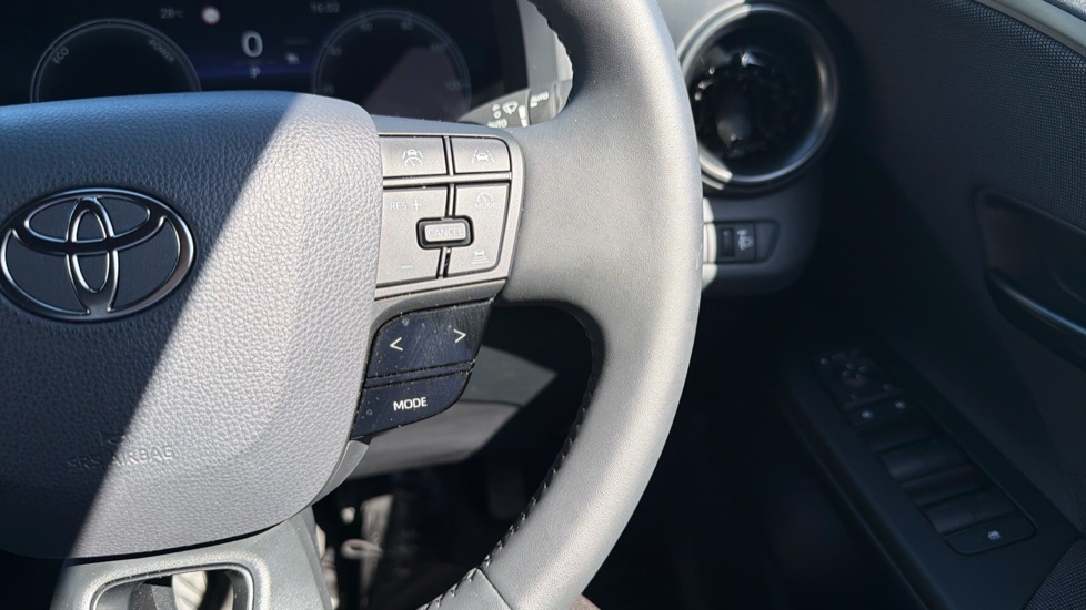 Toyota C-HR 1.8 Hybrid Design 5dr CVT Hybrid Hatchback - Image 35