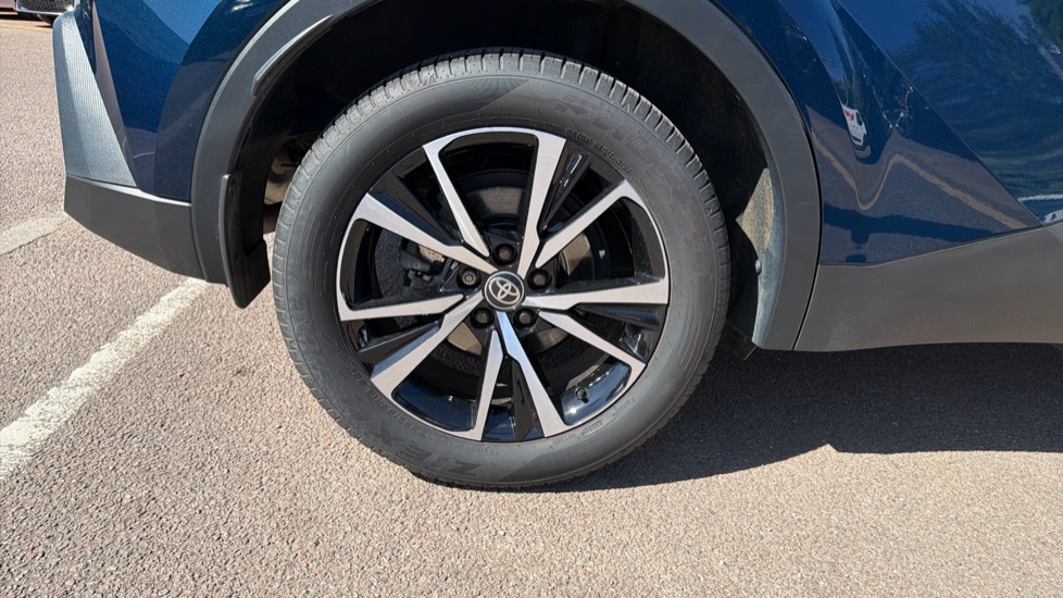 Toyota C-HR 1.8 Hybrid Design 5dr CVT Hybrid Hatchback - Image 49