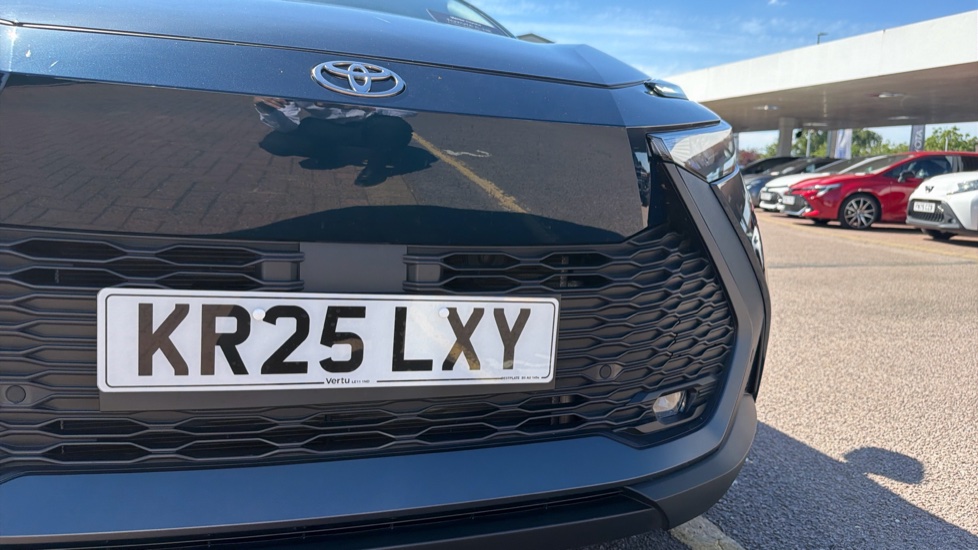 Toyota C-HR 1.8 Hybrid Design 5dr CVT Hybrid Hatchback - Image 56