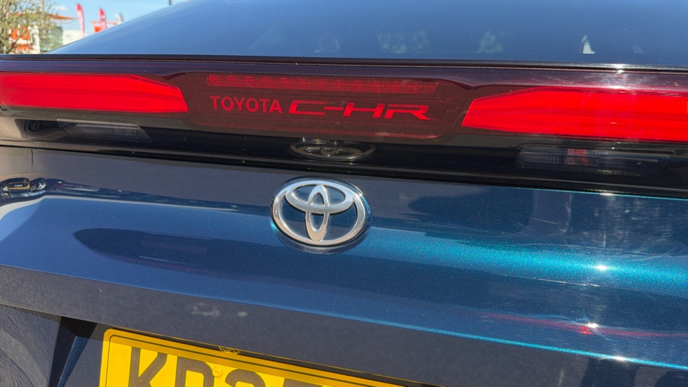 Toyota C-HR 1.8 Hybrid Design 5dr CVT Hybrid Hatchback - Image 62