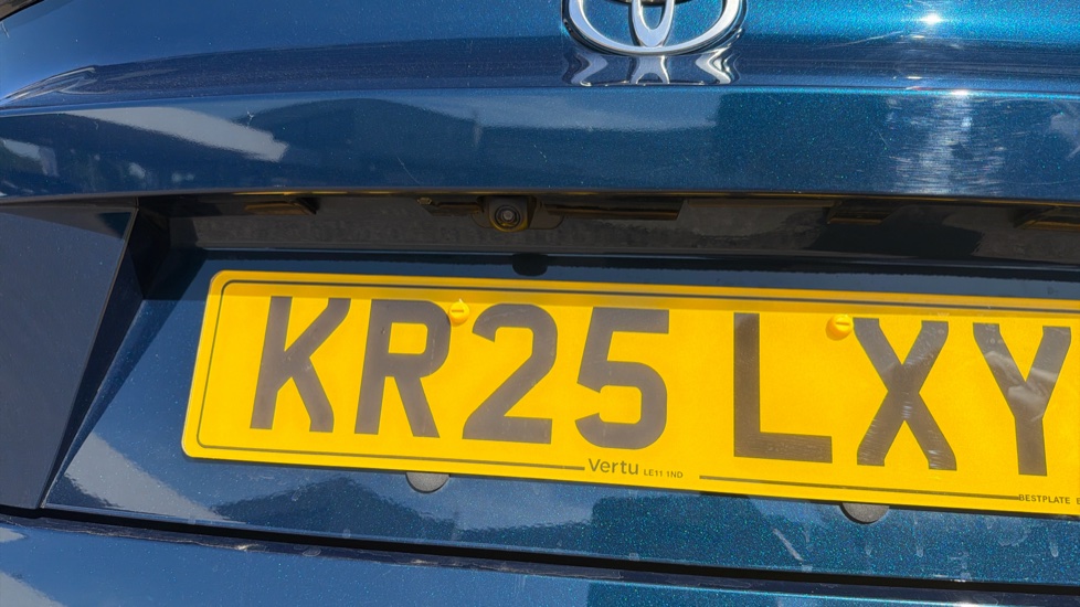 Toyota C-HR 1.8 Hybrid Design 5dr CVT Hybrid Hatchback - Image 63