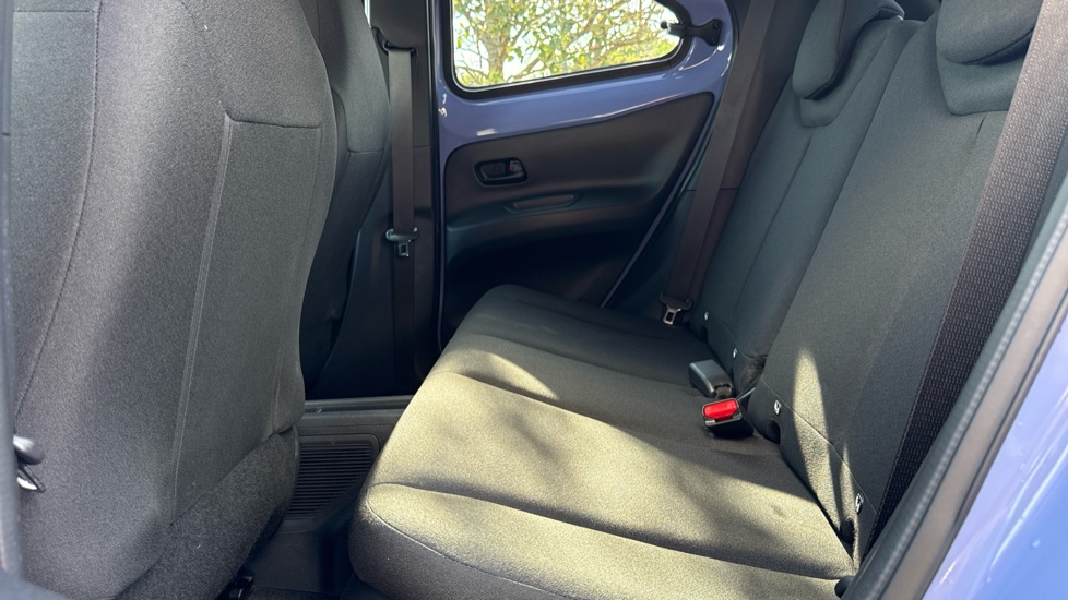 Toyota Aygo X 1.5 Hybrid Design 5dr CVT Hybrid Hatchback - Image 15