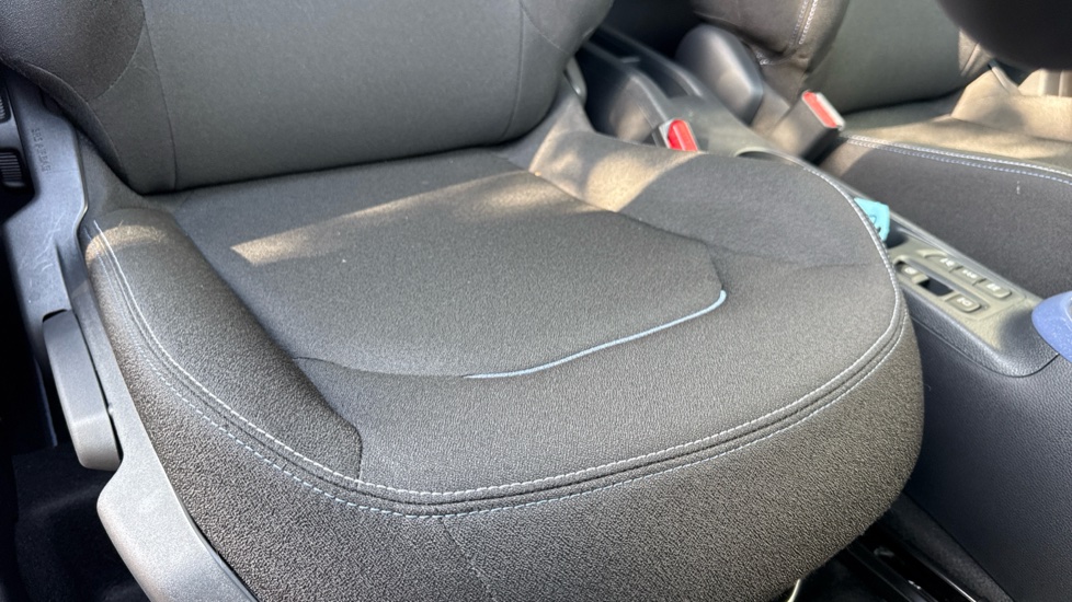 Toyota Aygo X 1.5 Hybrid Design 5dr CVT Hybrid Hatchback - Image 17