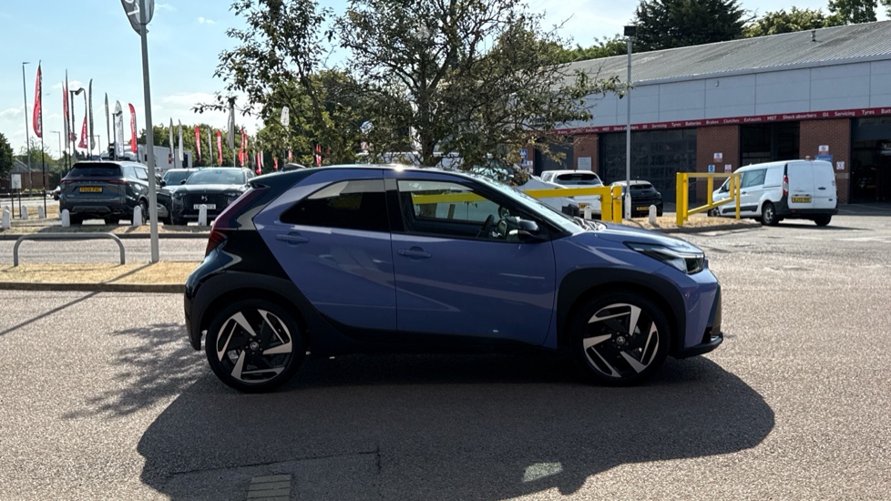 Toyota Aygo X 1.5 Hybrid Design 5dr CVT Hybrid Hatchback - Image 23