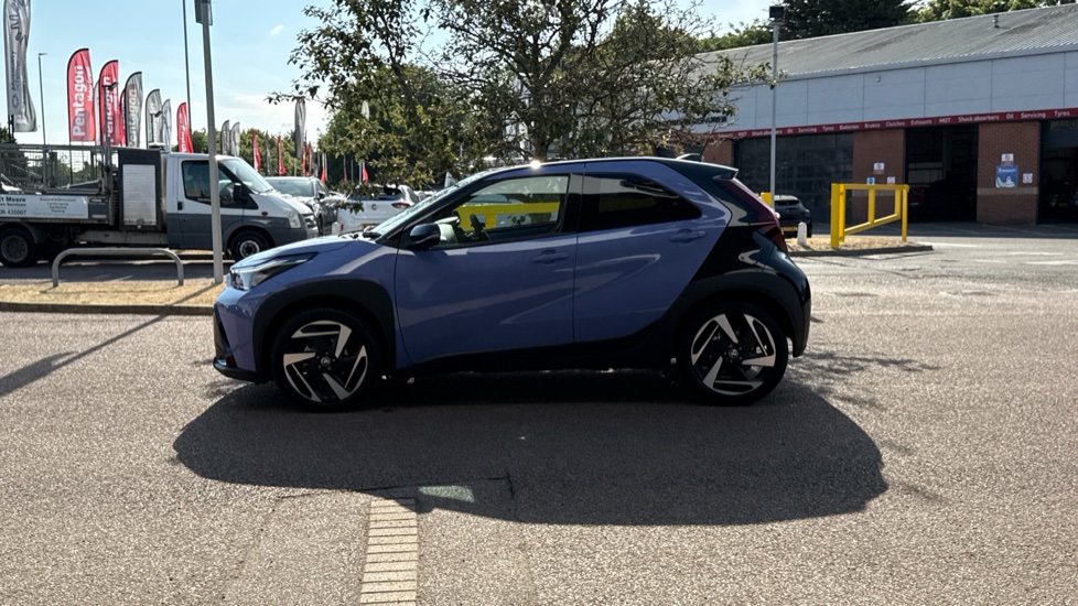 Toyota Aygo X 1.5 Hybrid Design 5dr CVT Hybrid Hatchback - Image 24