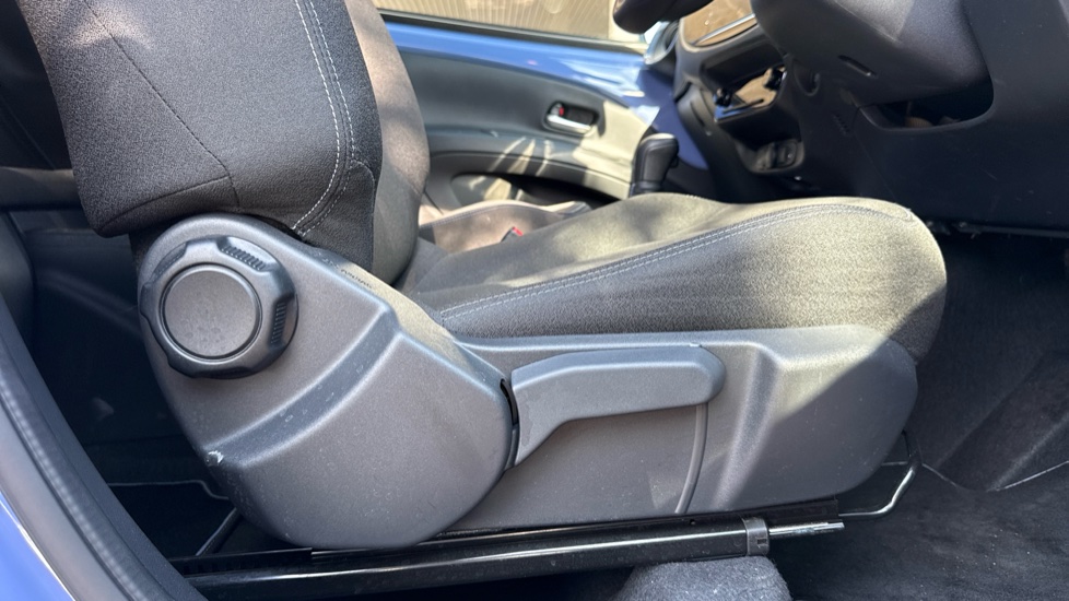 Toyota Aygo X 1.5 Hybrid Design 5dr CVT Hybrid Hatchback - Image 30