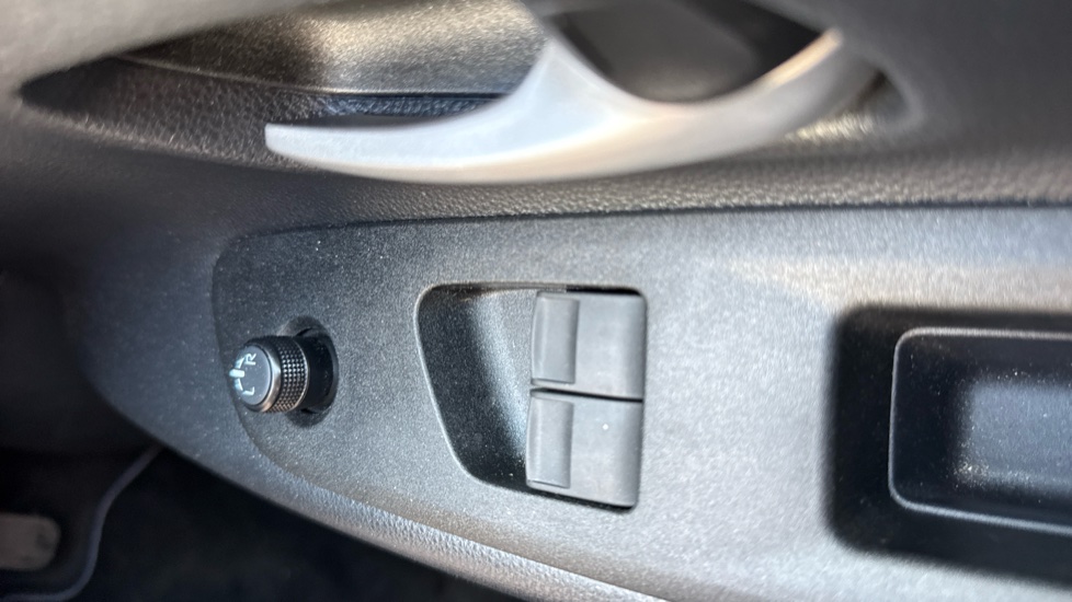 Toyota Aygo X 1.5 Hybrid Design 5dr CVT Hybrid Hatchback - Image 32