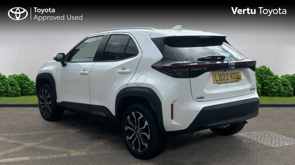 Toyota Yaris Cross 1.5 Hybrid Design 5dr CVT Hybrid Estate - Image 4