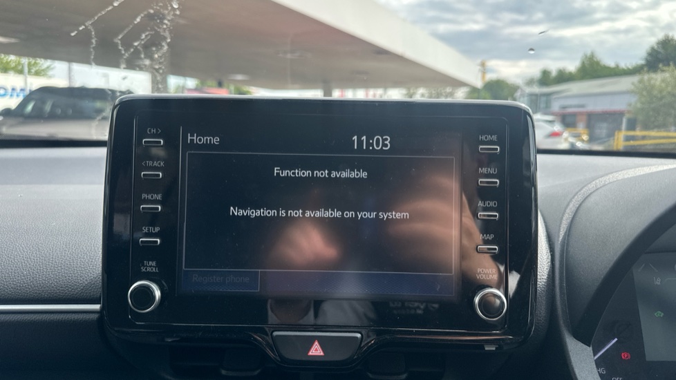 Toyota Yaris Cross 1.5 Hybrid Design 5dr CVT Hybrid Estate - Image 9
