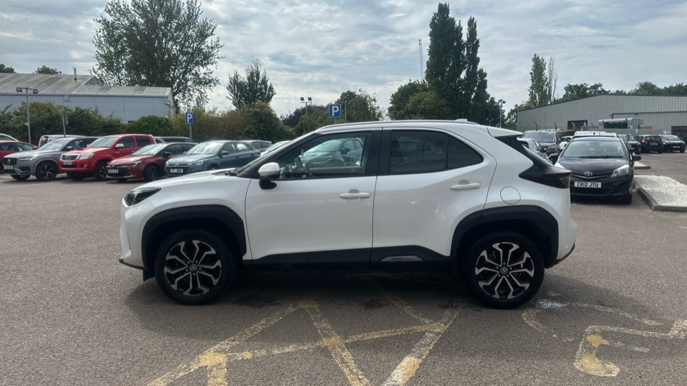 Toyota Yaris Cross 1.5 Hybrid Design 5dr CVT Hybrid Estate - Image 24