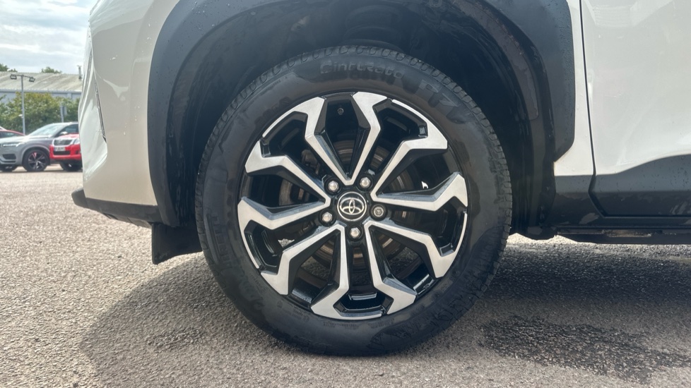 Toyota Yaris Cross 1.5 Hybrid Design 5dr CVT Hybrid Estate - Image 25