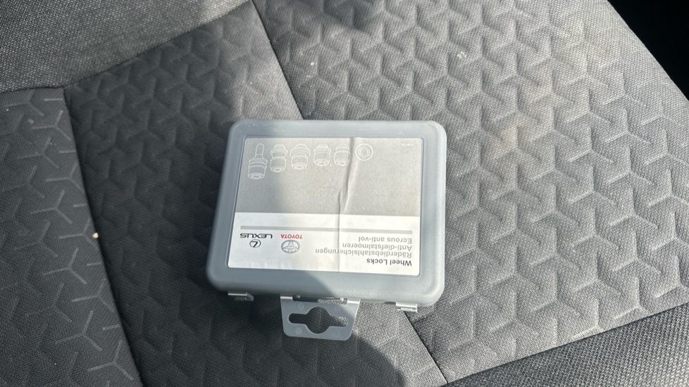 Toyota Yaris Cross 1.5 Hybrid Design 5dr CVT Hybrid Estate - Image 29