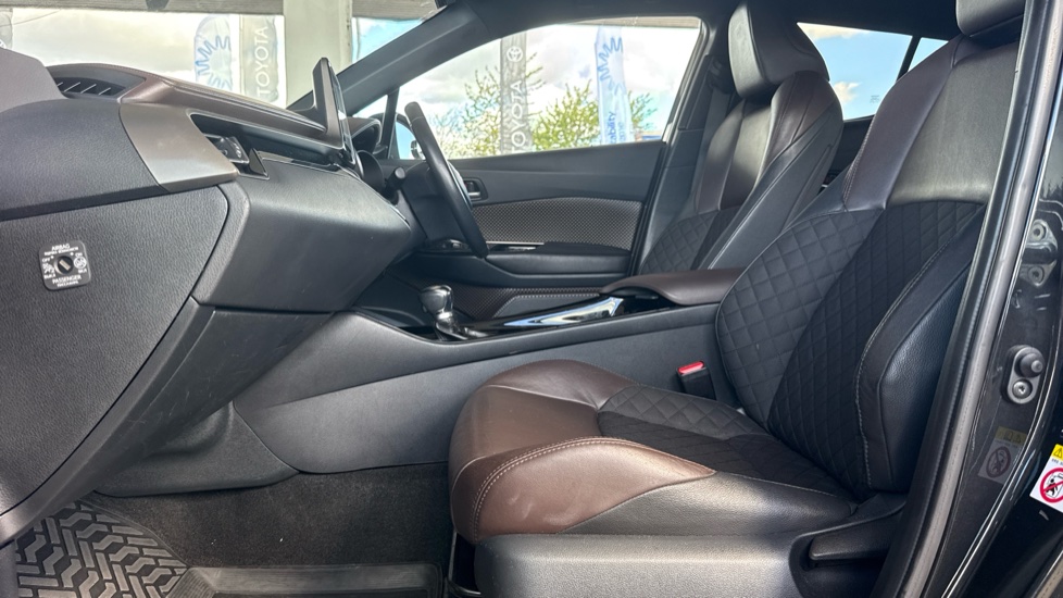 Toyota C-HR 1.8 Hybrid Excel 5dr CVT Hybrid Hatchback - Image 5