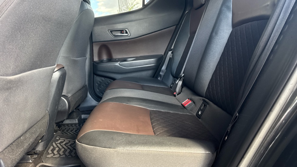 Toyota C-HR 1.8 Hybrid Excel 5dr CVT Hybrid Hatchback - Image 15