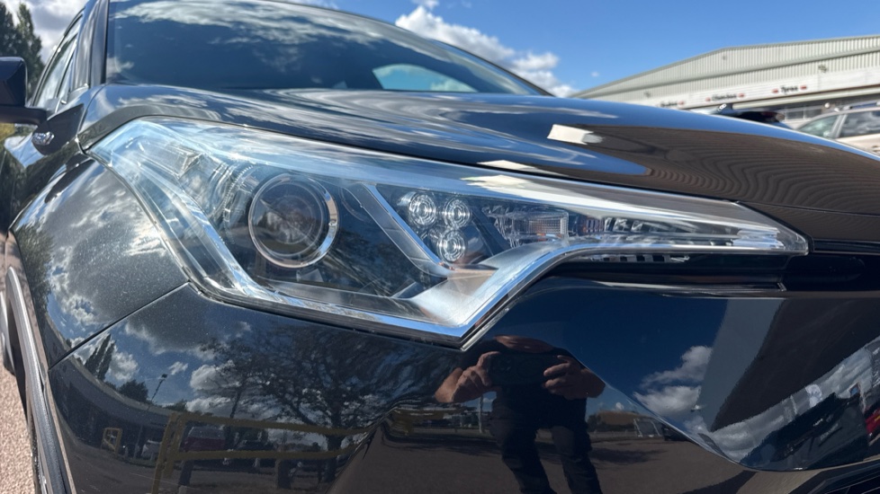 Toyota C-HR 1.8 Hybrid Excel 5dr CVT Hybrid Hatchback - Image 20