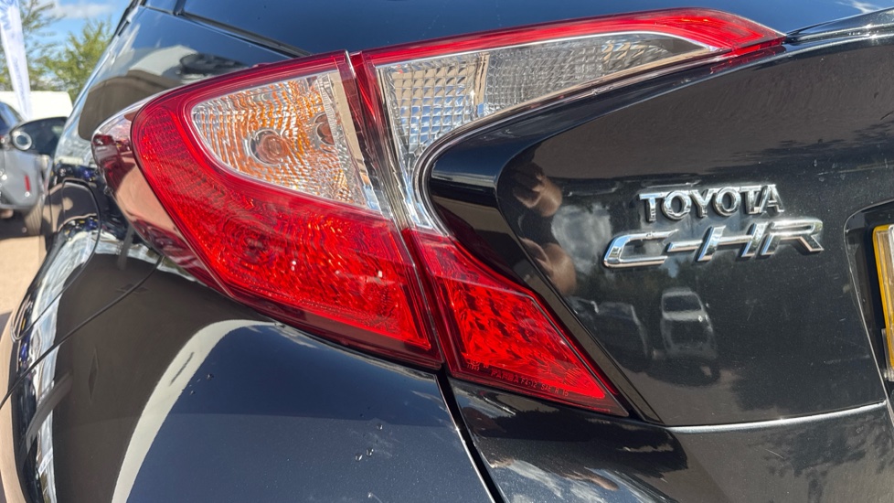Toyota C-HR 1.8 Hybrid Excel 5dr CVT Hybrid Hatchback - Image 21