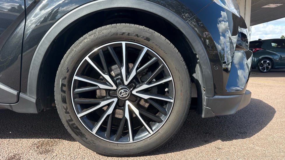 Toyota C-HR 1.8 Hybrid Excel 5dr CVT Hybrid Hatchback - Image 25