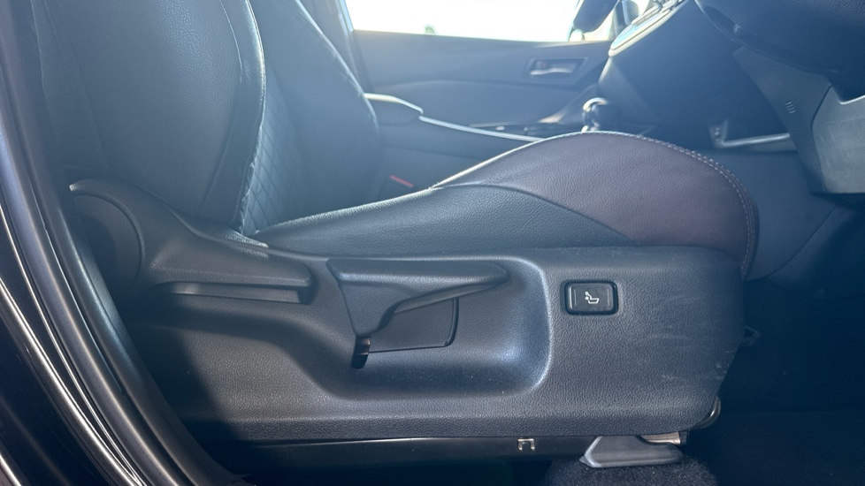 Toyota C-HR 1.8 Hybrid Excel 5dr CVT Hybrid Hatchback - Image 30