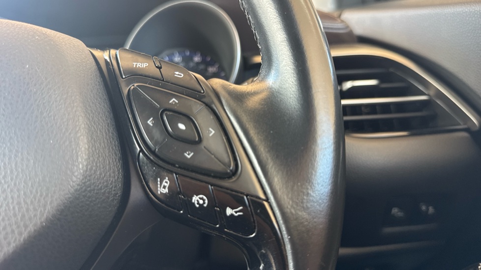 Toyota C-HR 1.8 Hybrid Excel 5dr CVT Hybrid Hatchback - Image 31