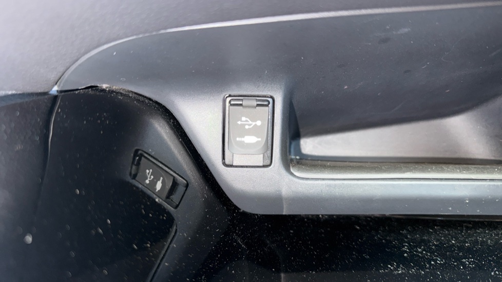 Toyota C-HR 1.8 Hybrid Excel 5dr CVT Hybrid Hatchback - Image 37