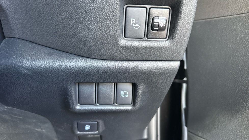 Toyota C-HR 1.8 Hybrid Excel 5dr CVT Hybrid Hatchback - Image 51