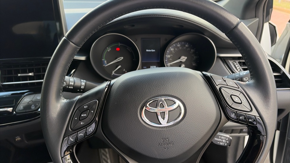 Toyota C-HR 1.8 Hybrid Design 5dr CVT Hybrid Hatchback - Image 10