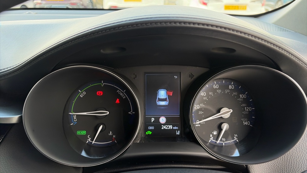 Toyota C-HR 1.8 Hybrid Design 5dr CVT Hybrid Hatchback - Image 11