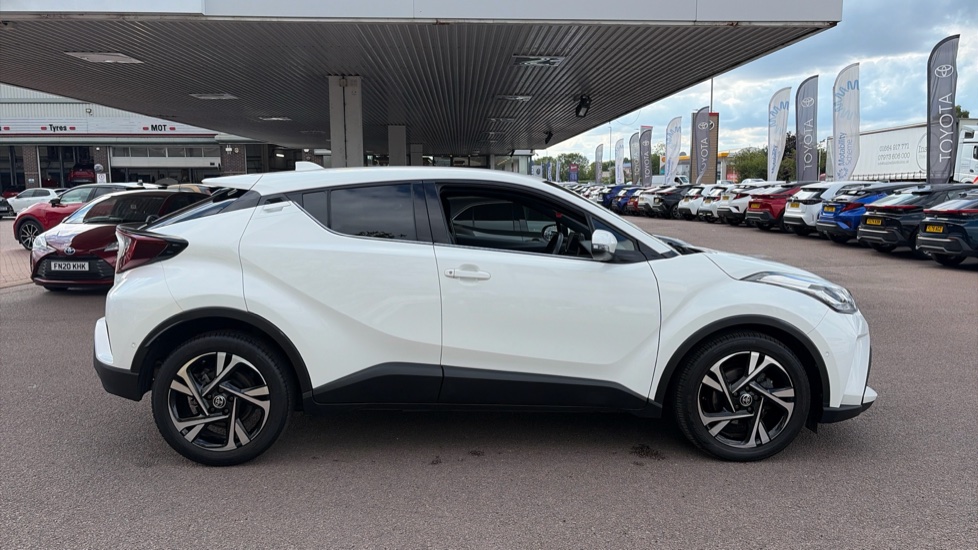Toyota C-HR 1.8 Hybrid Design 5dr CVT Hybrid Hatchback - Image 23