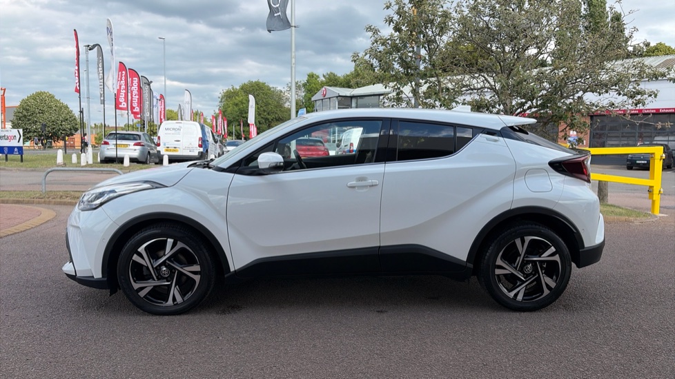 Toyota C-HR 1.8 Hybrid Design 5dr CVT Hybrid Hatchback - Image 24