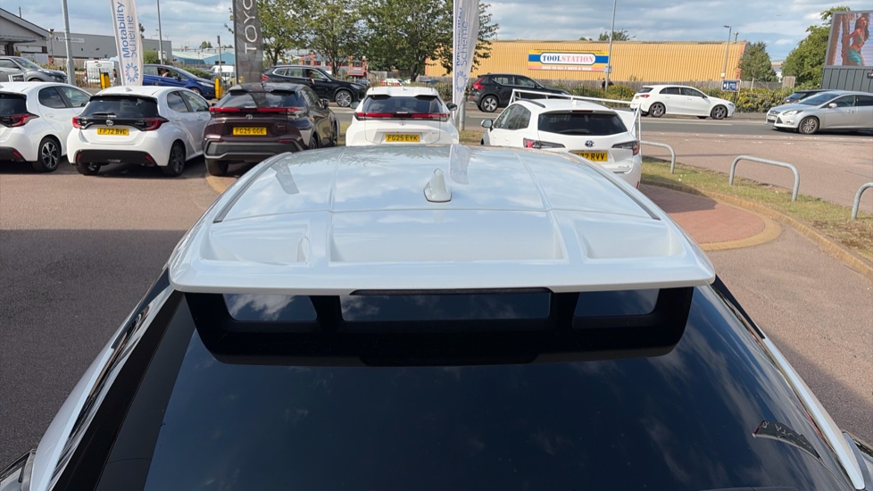 Toyota C-HR 1.8 Hybrid Design 5dr CVT Hybrid Hatchback - Image 29