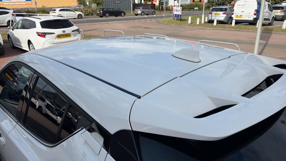 Toyota C-HR 1.8 Hybrid Design 5dr CVT Hybrid Hatchback - Image 35