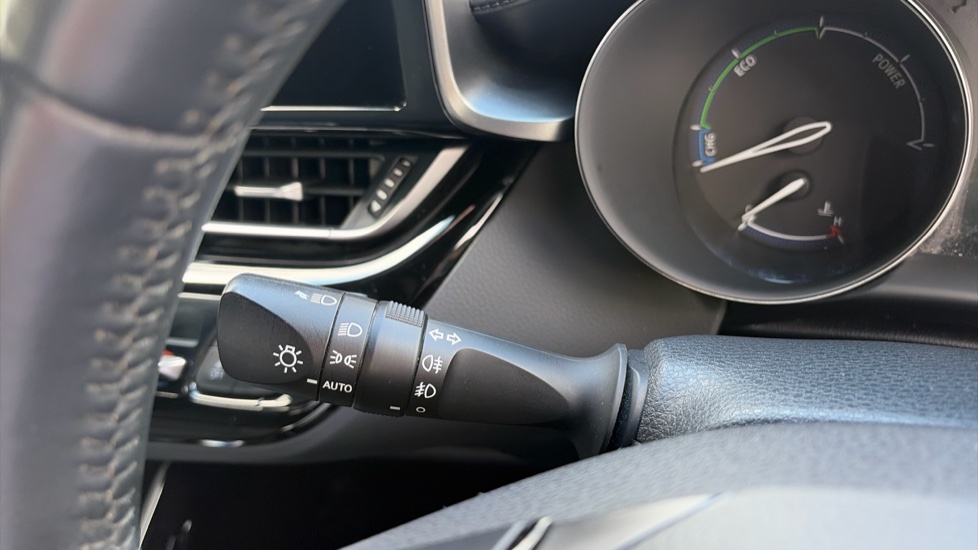 Toyota C-HR 1.8 Hybrid Design 5dr CVT Hybrid Hatchback - Image 36